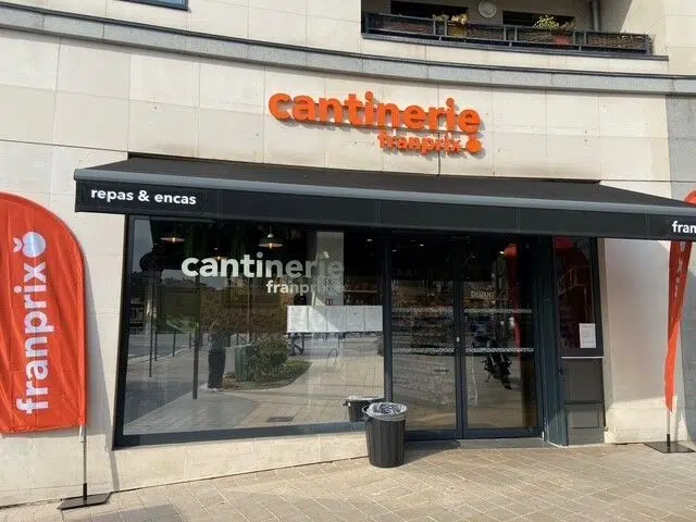 vitrine-concept-snacking-franprix concept magasin snacking